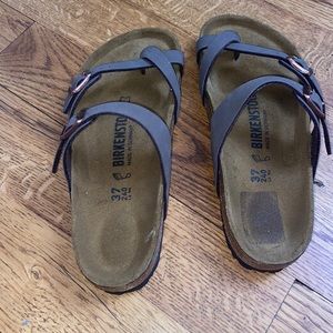 Toe Strap Brown Birkenstock’s size 7